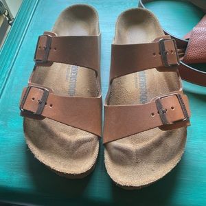 Birkenstock Arizona brown leather sandals
